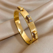 Sovict Flower Rhinestone Cuff