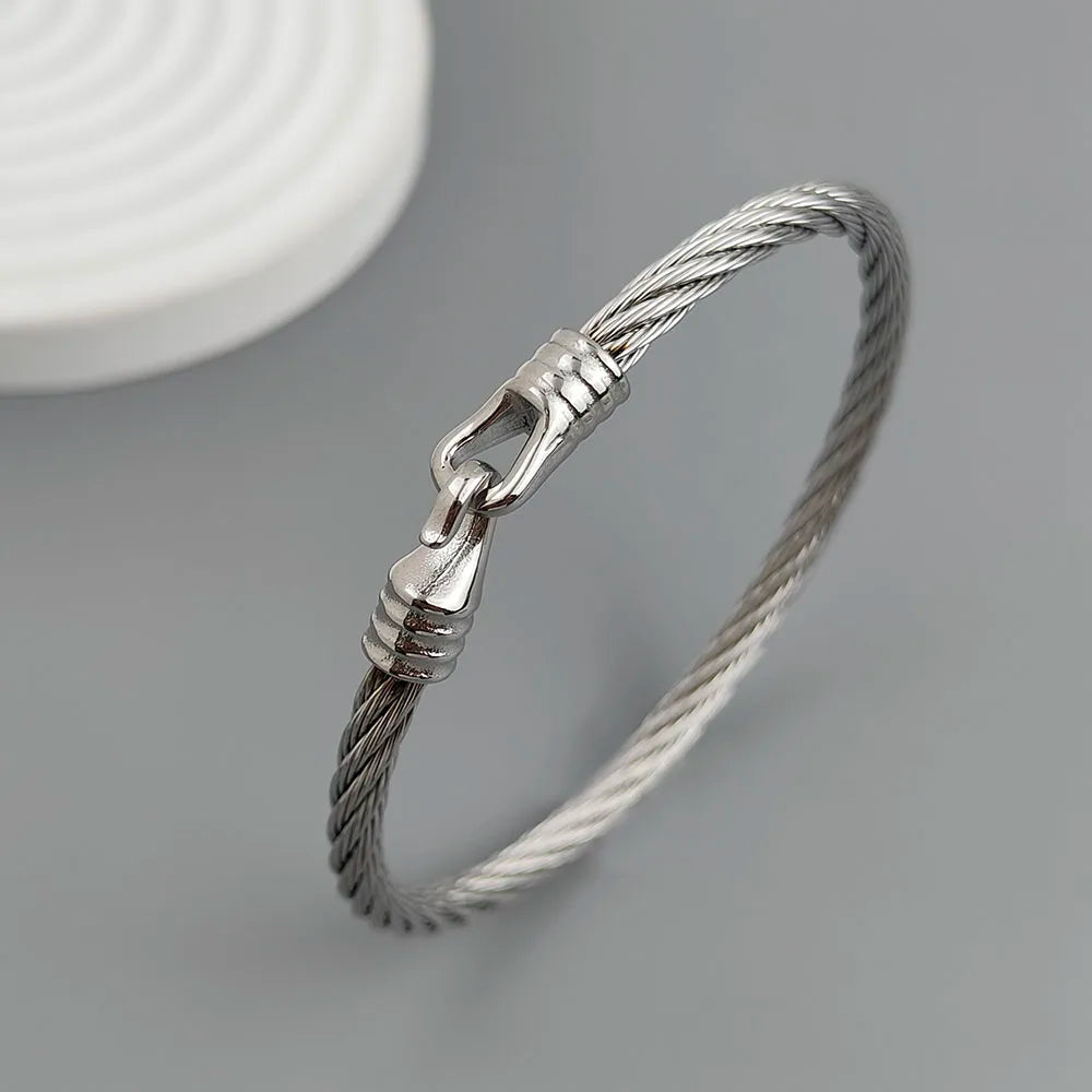 Sovict Horseshoe Wire Bracelet