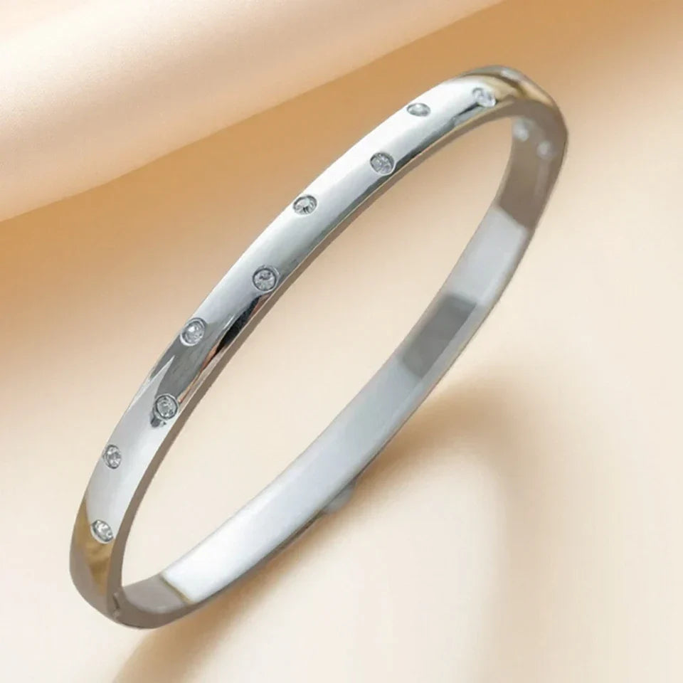 Sovict Round Zircon Bangle