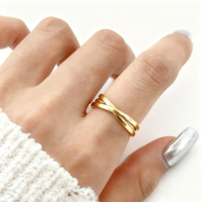 Sovict Triple Interlock Ring