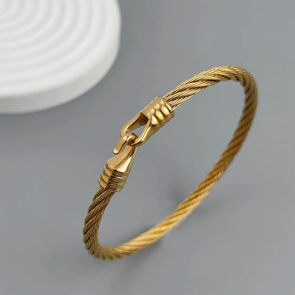 Sovict Horseshoe Wire Bracelet
