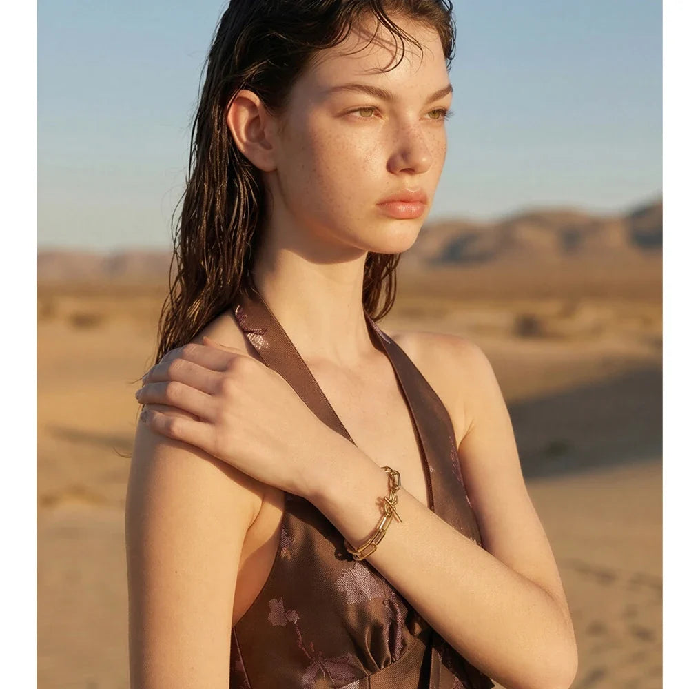 Sovict Sculpted Toggle Chain Bracelet
