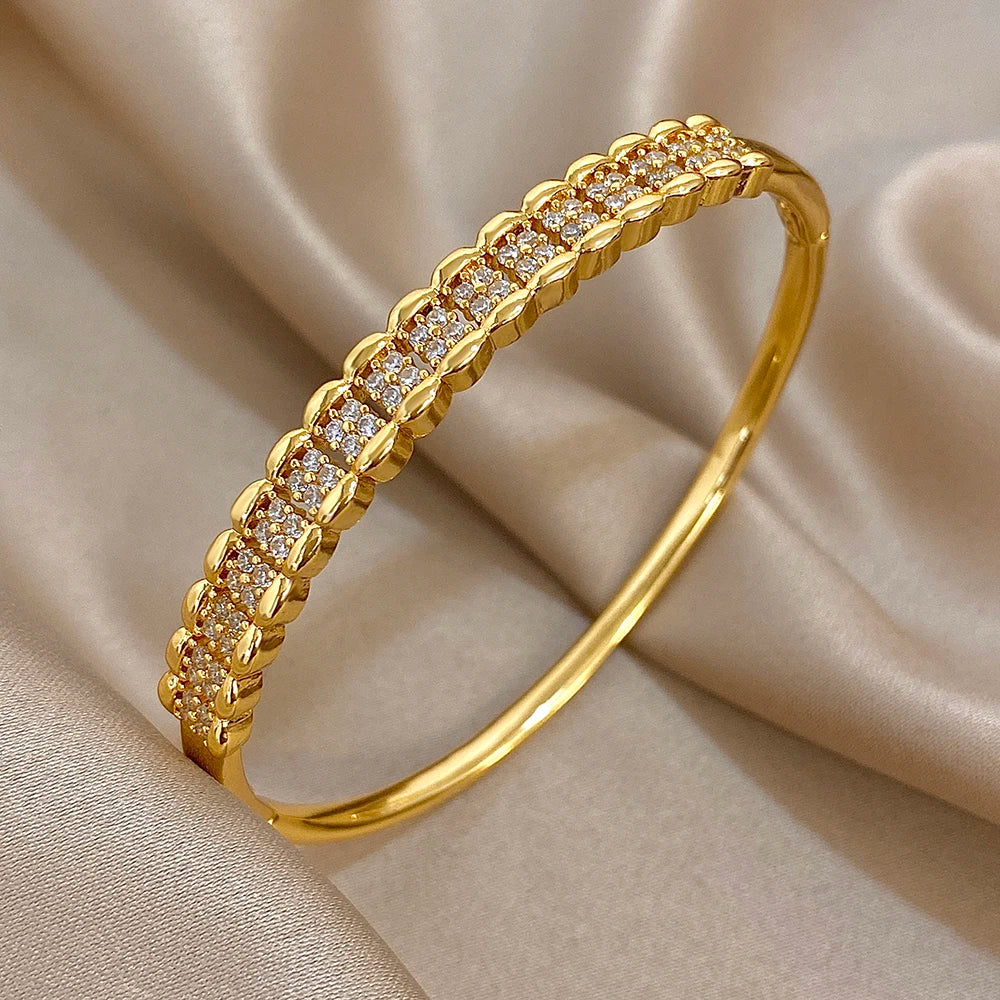 Sovict Micro Zircon Cuff