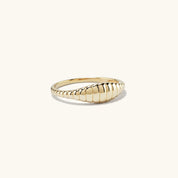 Sovict Croissant Tail Ring