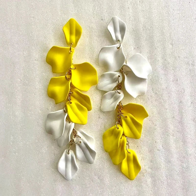 Sovict Acrylic Flower Tassel Earrings
