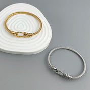 Sovict Horseshoe Wire Bracelet