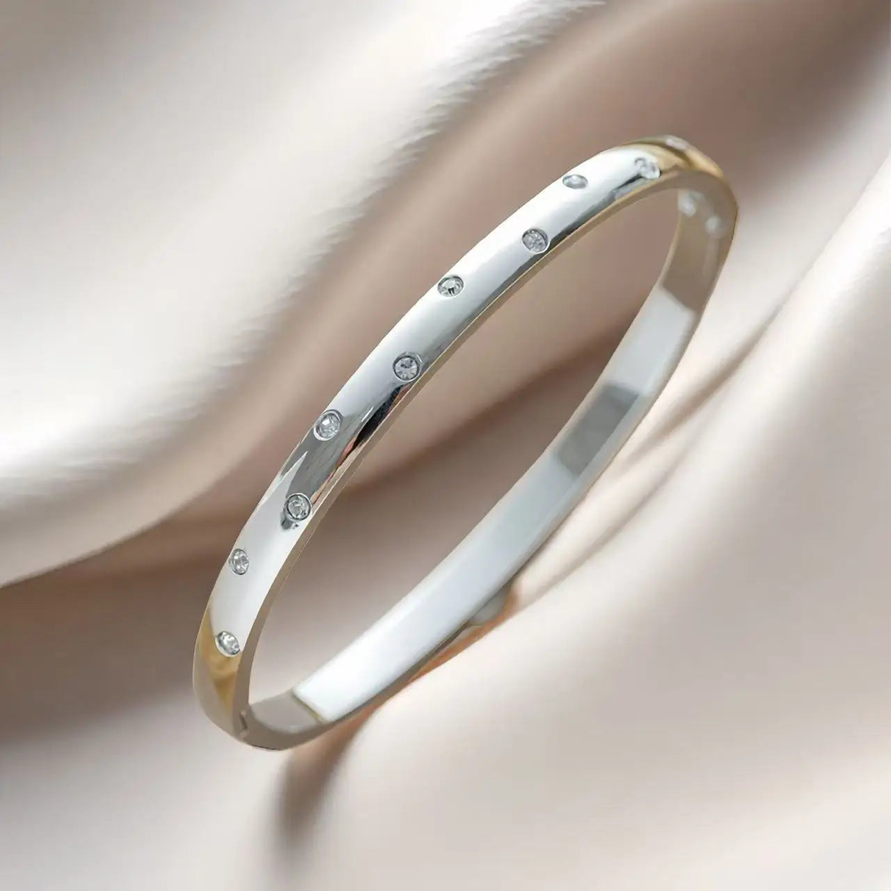 Sovict Round Zircon Bangle