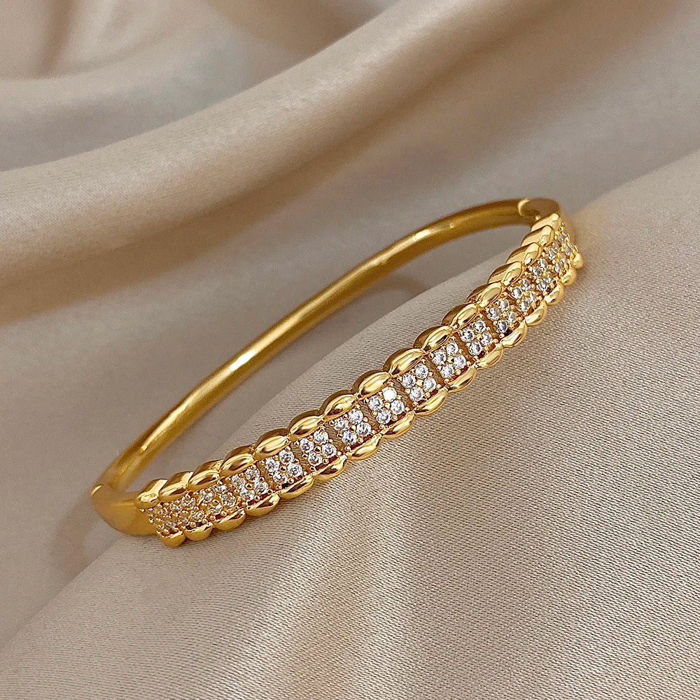 Sovict Micro Zircon Cuff