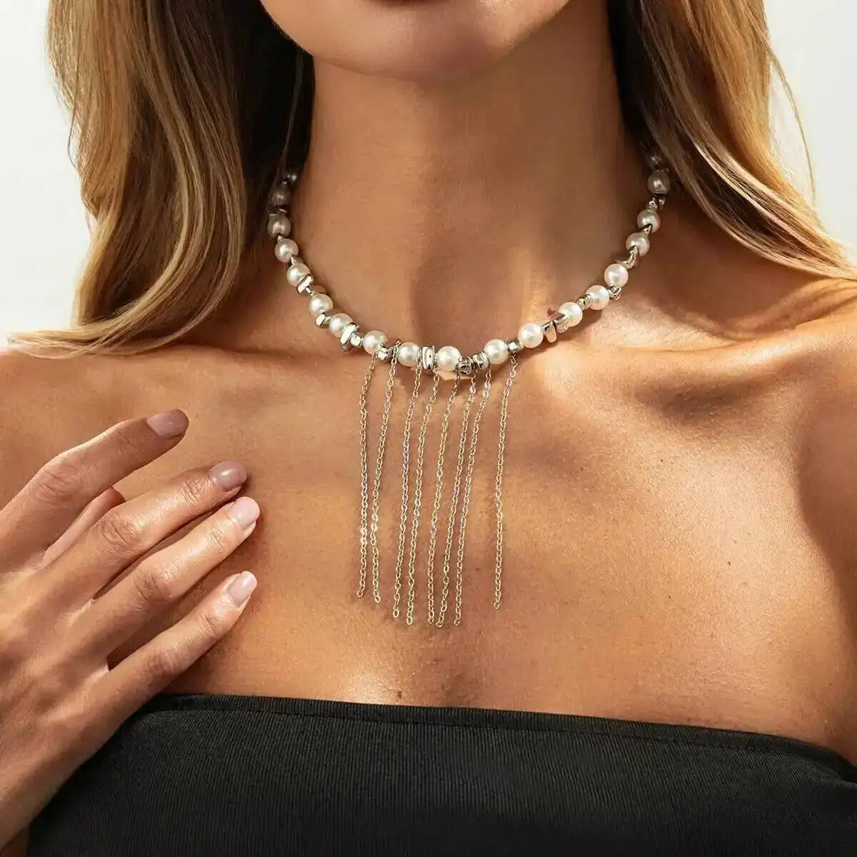 Sovict Pearl Tassel Choker