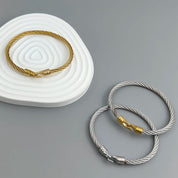 Sovict Horseshoe Wire Bracelet