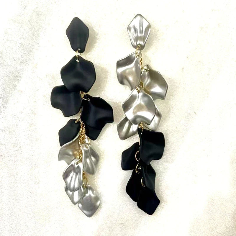 Sovict Acrylic Flower Tassel Earrings