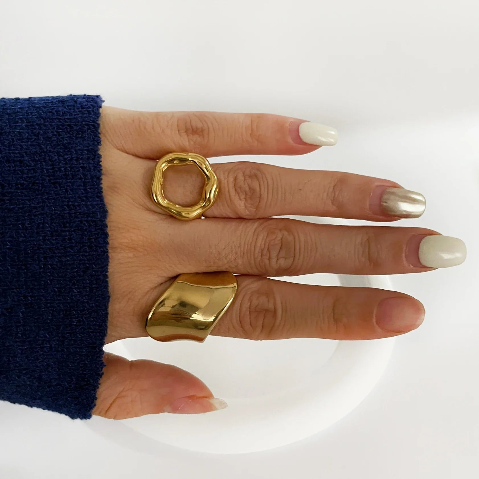Sovict Sculpted Minimal Ring