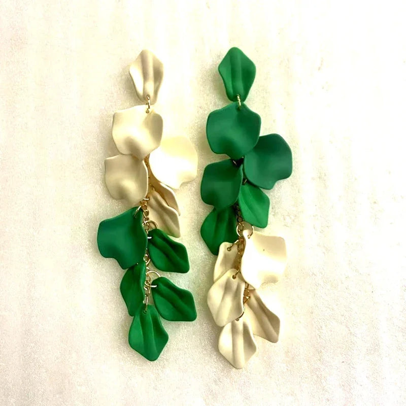 Sovict Acrylic Flower Tassel Earrings