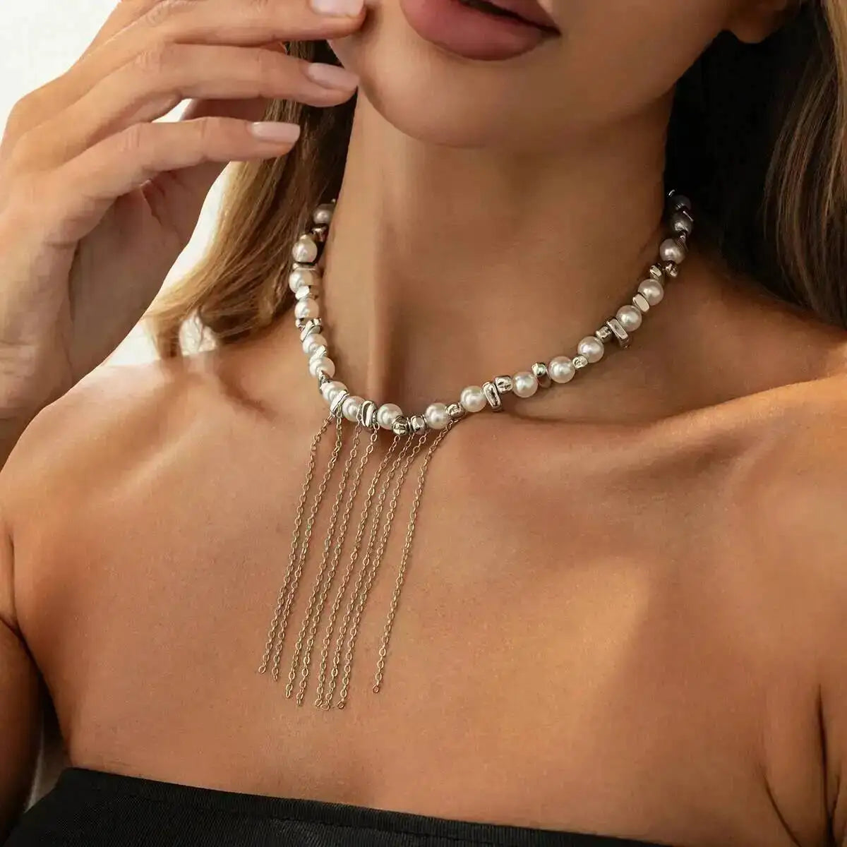 Sovict Pearl Tassel Choker