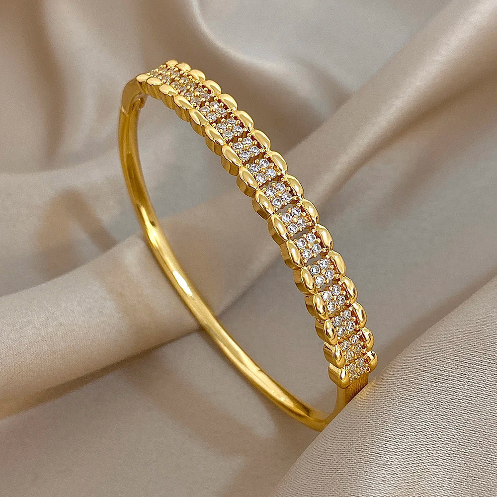 Sovict Micro Zircon Cuff